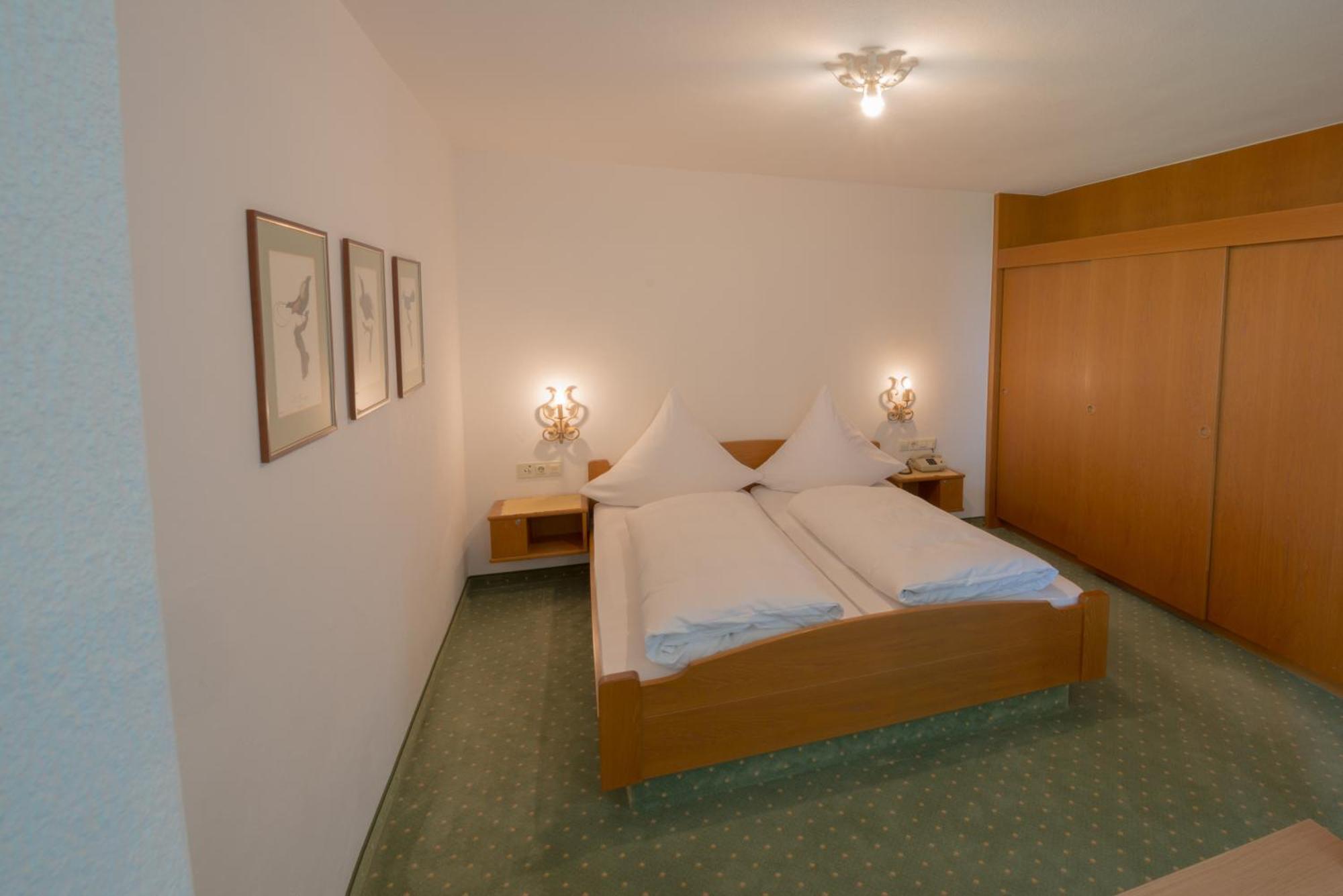 Hotel St. Ulrich Garni Ottobeuren Oda fotoğraf