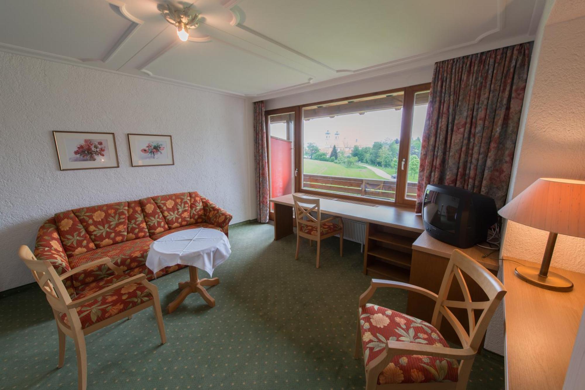 Hotel St. Ulrich Garni Ottobeuren Oda fotoğraf